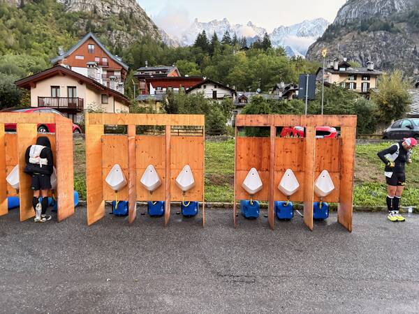 Sustainable peeing with a view!