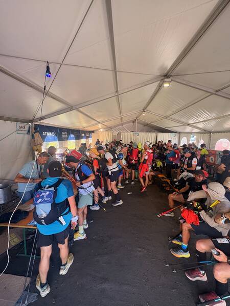 These earlier aid stations are usually rather full and hectic, but they were all large enough for it to not get annoying