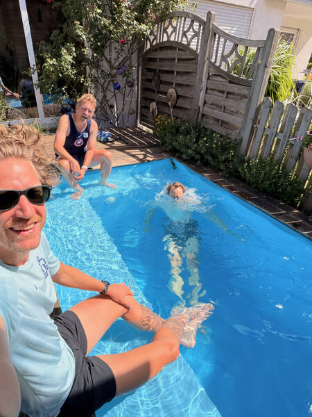 Not the worst homestay, right? We even got an ice bath in the garden!