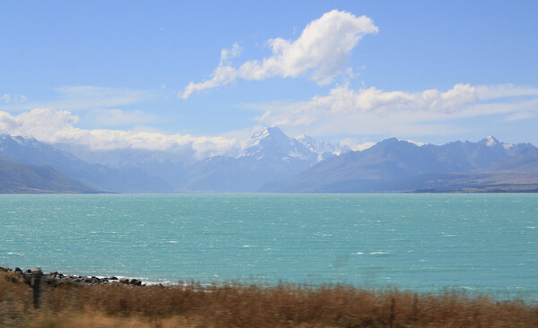 But first, some well deserved relaxation. Like at this place, Lake Pukaki with Mount Cook on the horizon.
