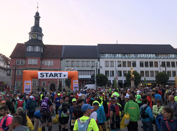 The market square in Eisenach is now filling with a few thousand ultramarathoners.