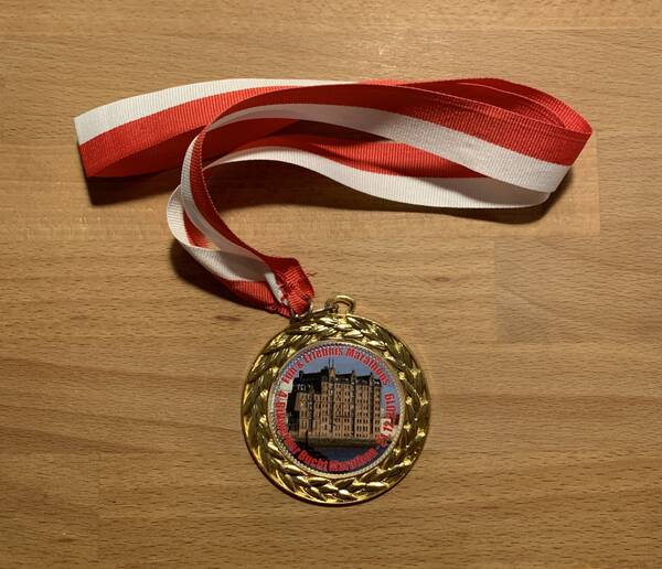 Here’s another medal for the heavy box. By far not as heavy as our world record holder’s medal box, though.